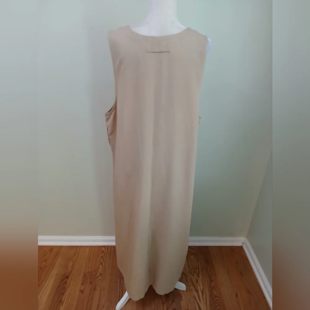 Beige Sleeveless Shift Dress with Pocket Detail - Picture 4 of 7